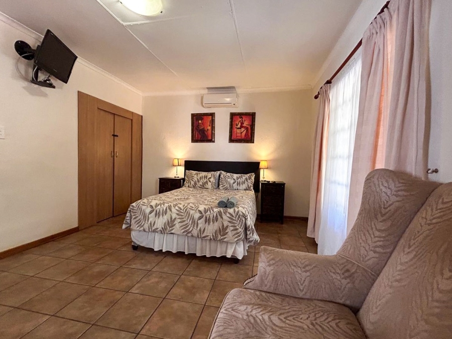 Commercial Property for Sale in Vyfhoek A H North West